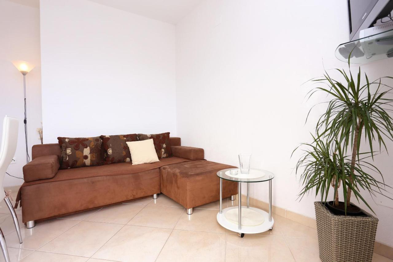 Apartments By The Sea Seget Vranjica, Trogir - 10328 Exterior foto